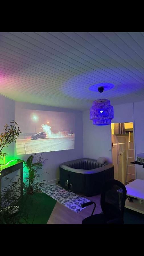 Appartement Un Jacuzzi A Bordeaux Extérieur photo